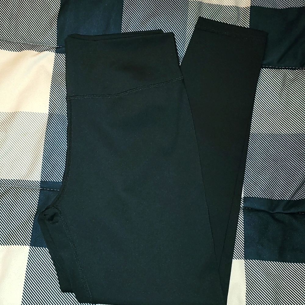 Zyia "scrunchy butt" leggings